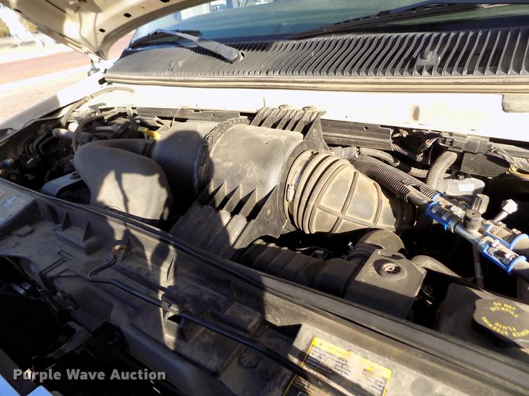 image for item DE0420 2009 Ford E350 Starcraft shuttle bus