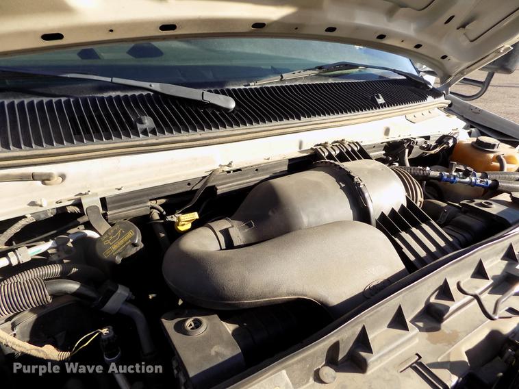 image for item DE0420 2009 Ford E350 Starcraft shuttle bus