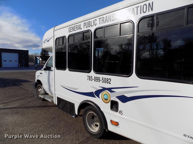 image for item DE0420 2009 Ford E350 Starcraft shuttle bus