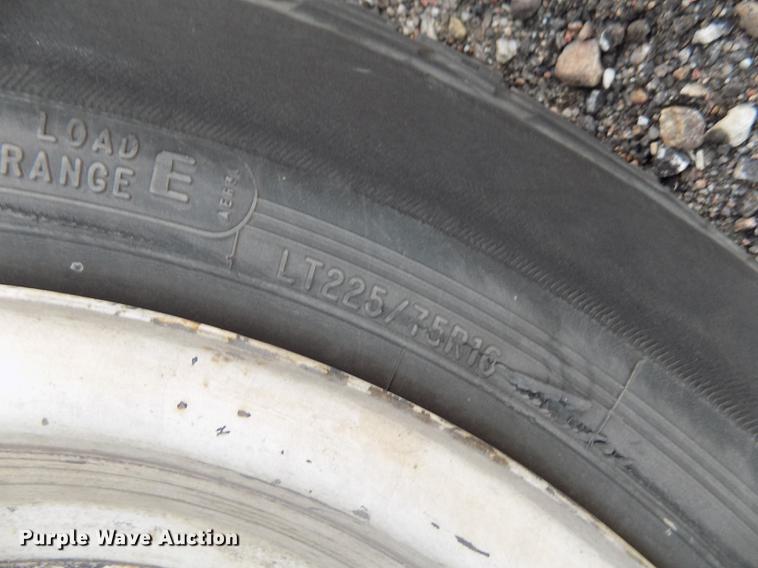 image for item DE0420 2009 Ford E350 Starcraft shuttle bus