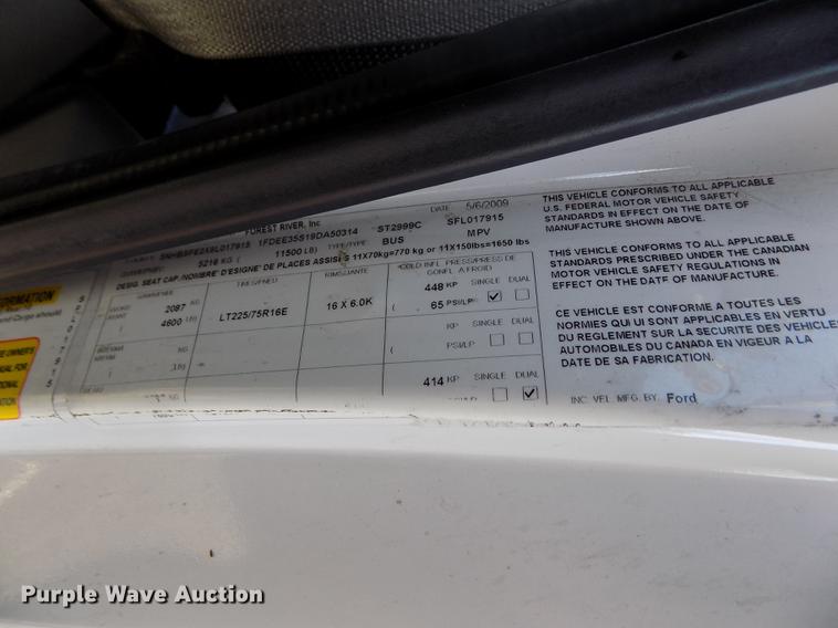 image for item DE0420 2009 Ford E350 Starcraft shuttle bus