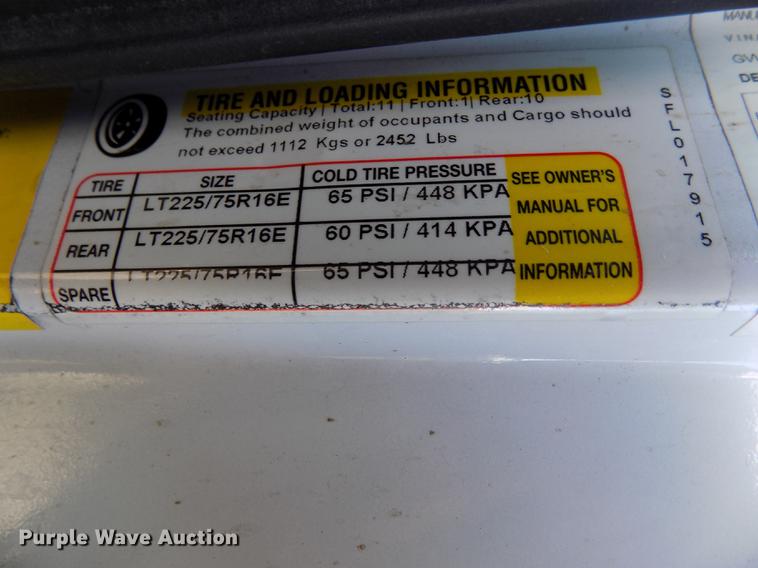 image for item DE0420 2009 Ford E350 Starcraft shuttle bus