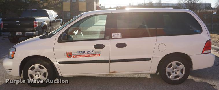 image for item DE3350 2007 Ford Freestar van