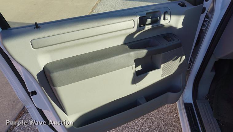 image for item DE3350 2007 Ford Freestar van