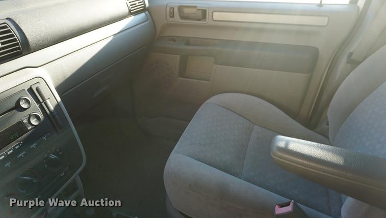 image for item DE3350 2007 Ford Freestar van