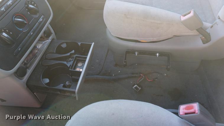 image for item DE3350 2007 Ford Freestar van