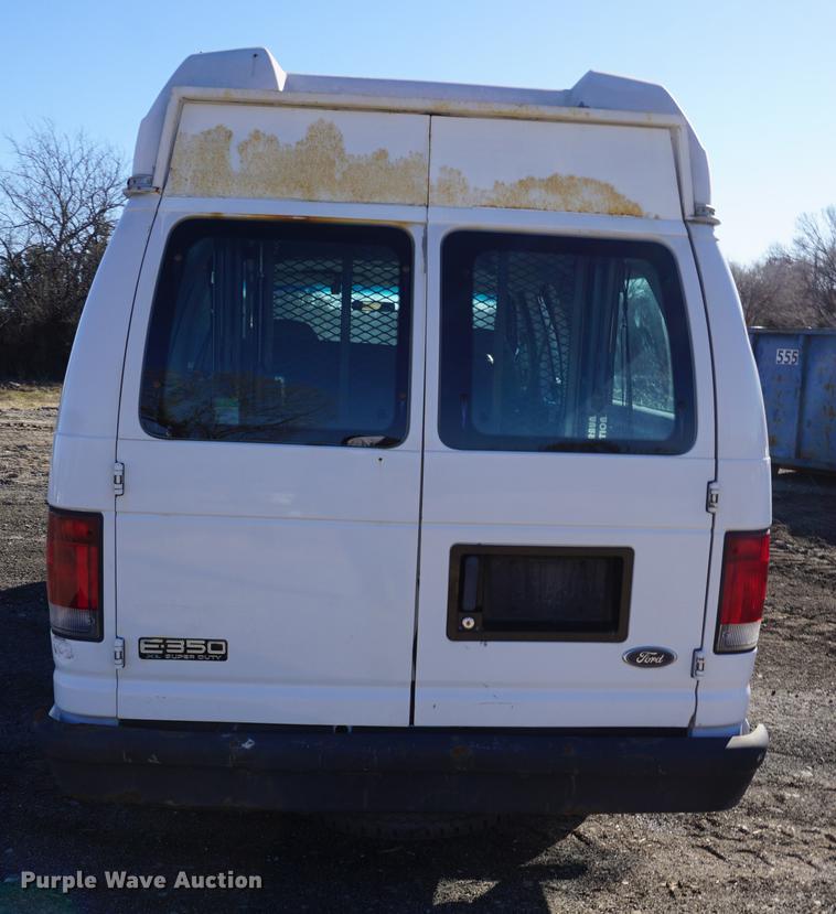 image for item DE3356 2003 Ford E350 Super Duty van