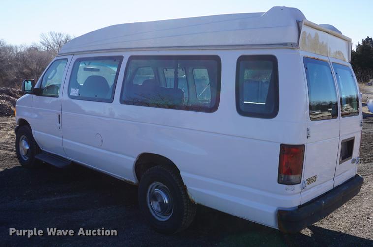 image for item DE3356 2003 Ford E350 Super Duty van