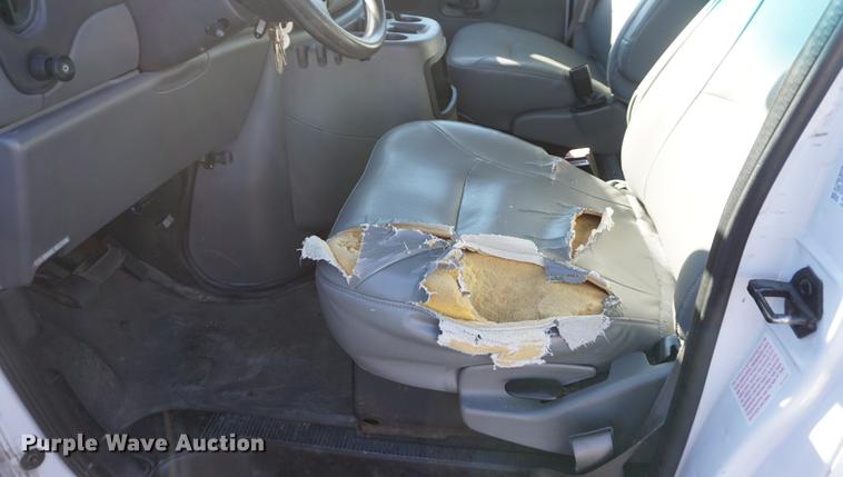 image for item DE3356 2003 Ford E350 Super Duty van