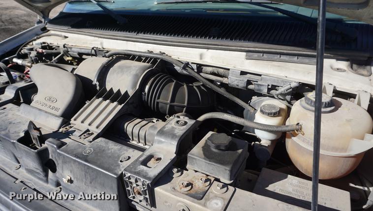 image for item DE3356 2003 Ford E350 Super Duty van