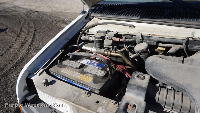 image for item DE3356 2003 Ford E350 Super Duty van