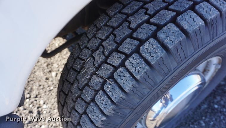 image for item DE3356 2003 Ford E350 Super Duty van