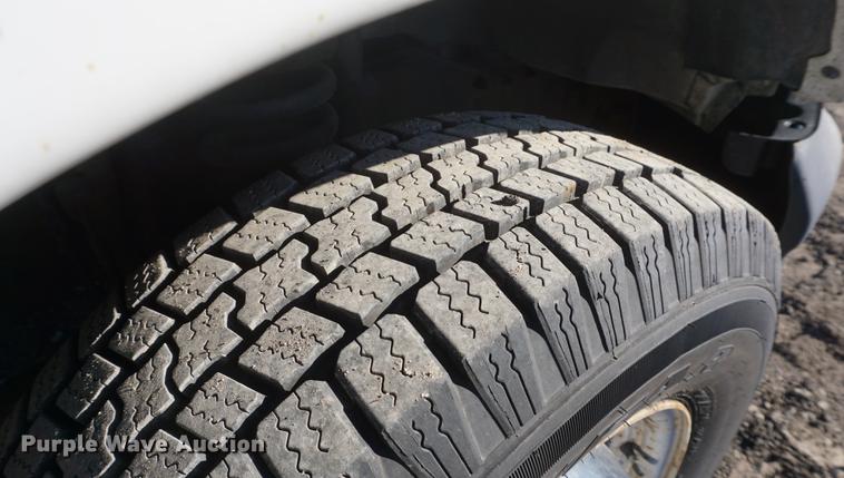 image for item DE3356 2003 Ford E350 Super Duty van