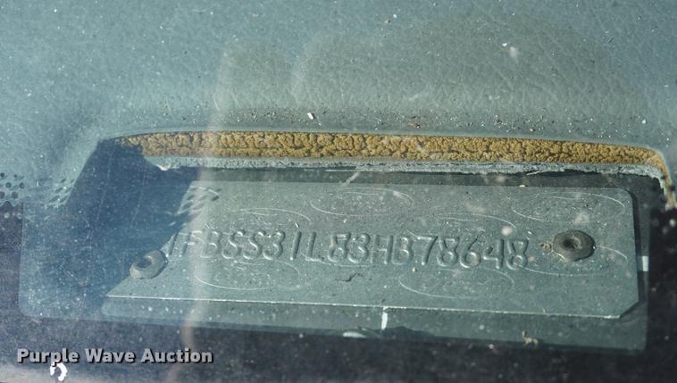 image for item DE3356 2003 Ford E350 Super Duty van