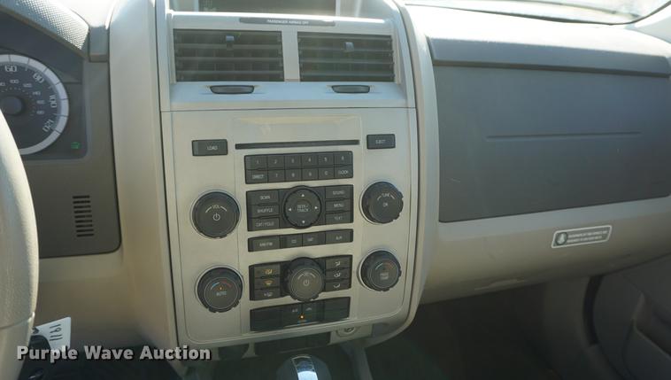 image for item DE3357 2008 Ford Escape Hybrid SUV