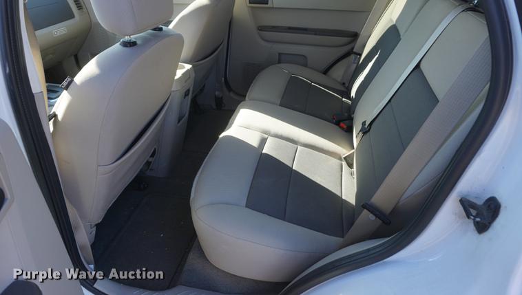 image for item DE3357 2008 Ford Escape Hybrid SUV