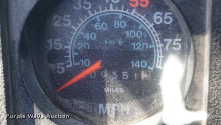 image for item DE3359 1989 International S2500 crane truck