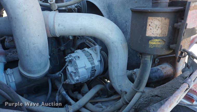 image for item DE3359 1989 International S2500 crane truck