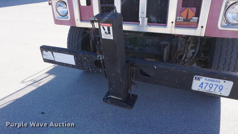 image for item DE3359 1989 International S2500 crane truck