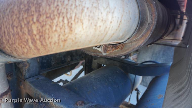 image for item DE3359 1989 International S2500 crane truck