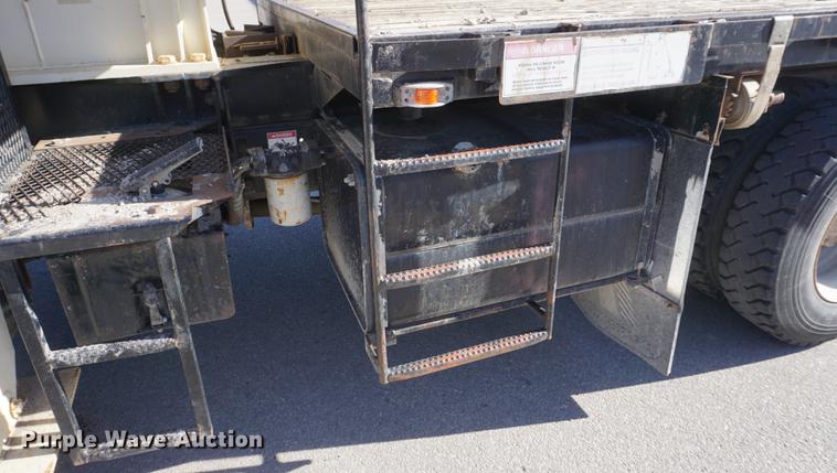 image for item DE3359 1989 International S2500 crane truck