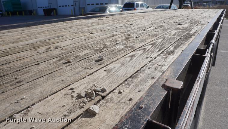 image for item DE3359 1989 International S2500 crane truck