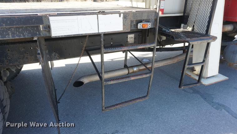 image for item DE3359 1989 International S2500 crane truck