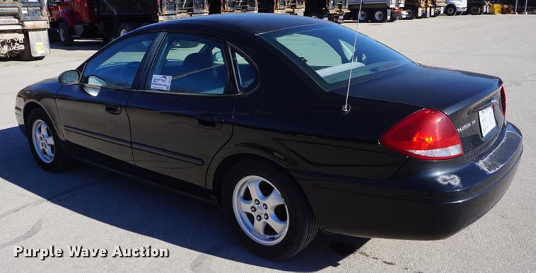 image for item DE3362 2004 Ford Taurus