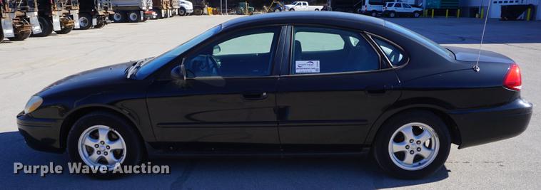image for item DE3362 2004 Ford Taurus