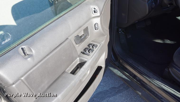 image for item DE3362 2004 Ford Taurus