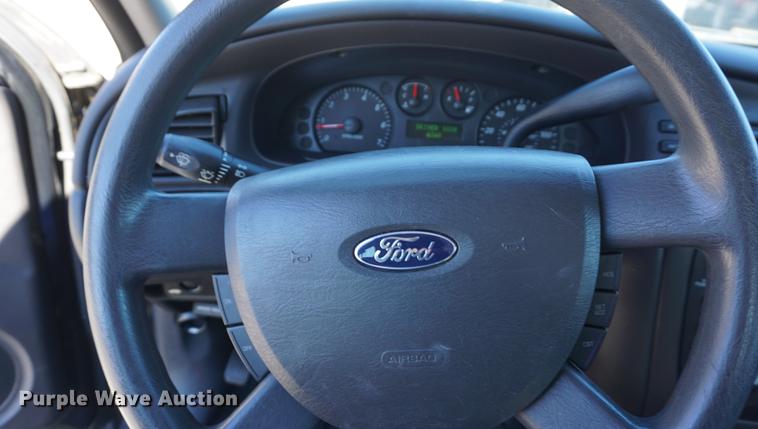 image for item DE3362 2004 Ford Taurus