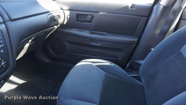 image for item DE3362 2004 Ford Taurus