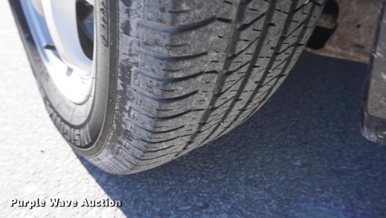 image for item DE3362 2004 Ford Taurus