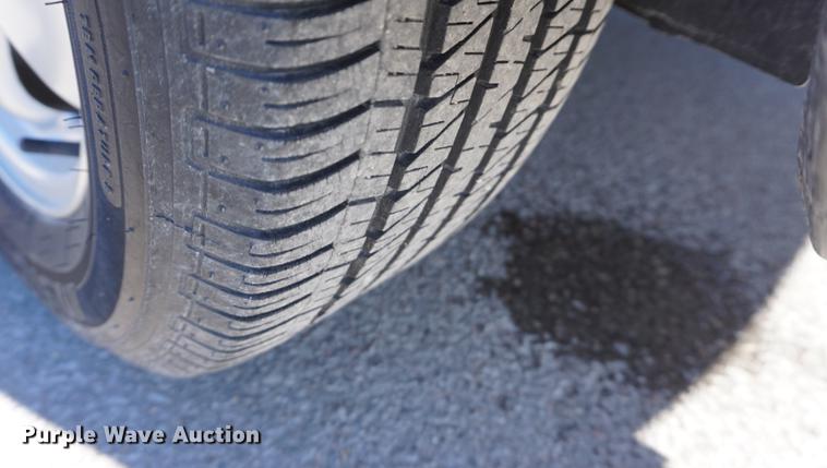 image for item DE3362 2004 Ford Taurus