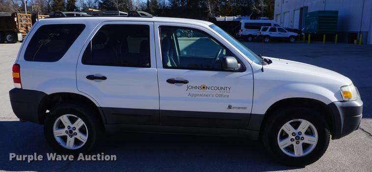 image for item DE3364 2005 Ford Escape Hybrid SUV