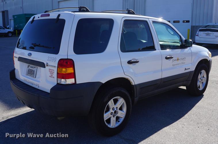 image for item DE3364 2005 Ford Escape Hybrid SUV