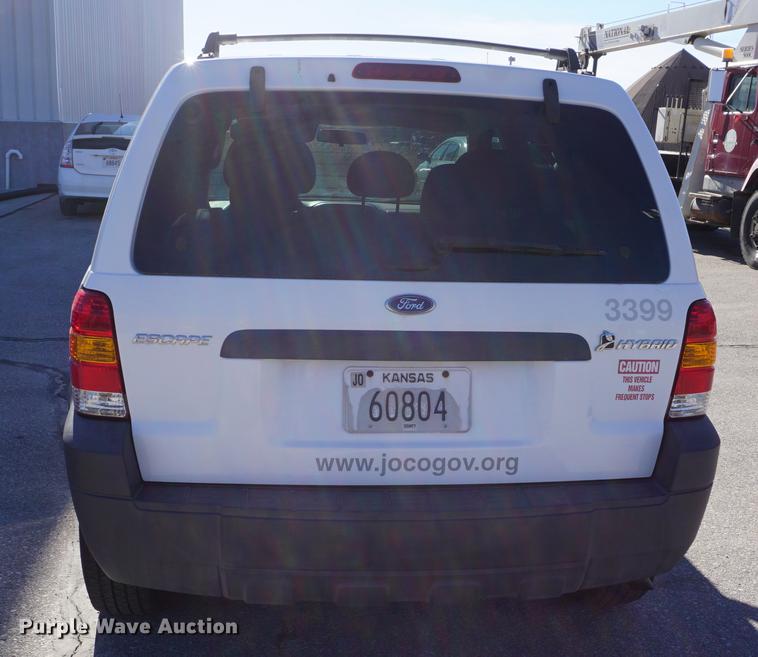 image for item DE3364 2005 Ford Escape Hybrid SUV