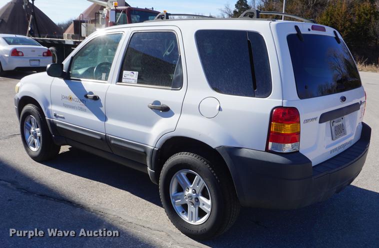 image for item DE3364 2005 Ford Escape Hybrid SUV