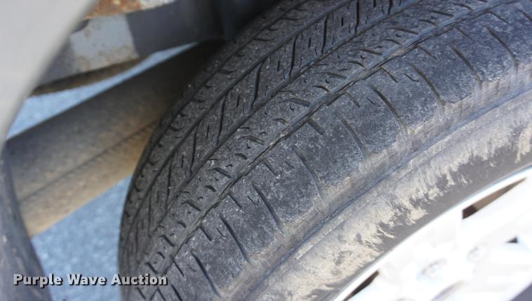 image for item DE3364 2005 Ford Escape Hybrid SUV