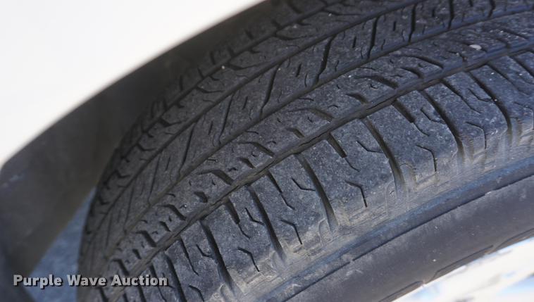 image for item DE3364 2005 Ford Escape Hybrid SUV