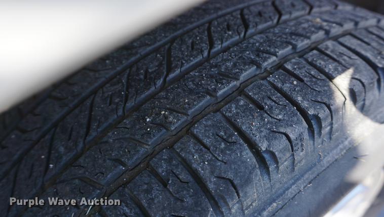 image for item DE3364 2005 Ford Escape Hybrid SUV