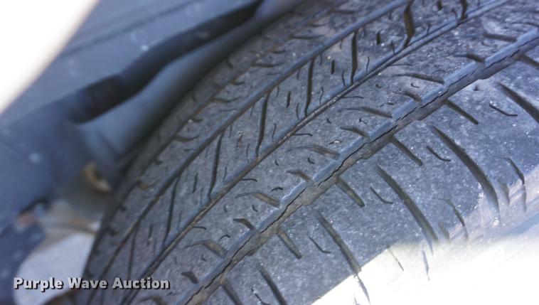 image for item DE3364 2005 Ford Escape Hybrid SUV