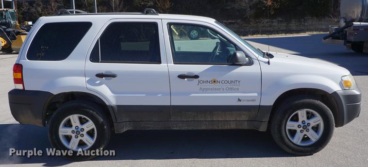 image for item DE3366 2005 Ford Escape Hybrid SUV