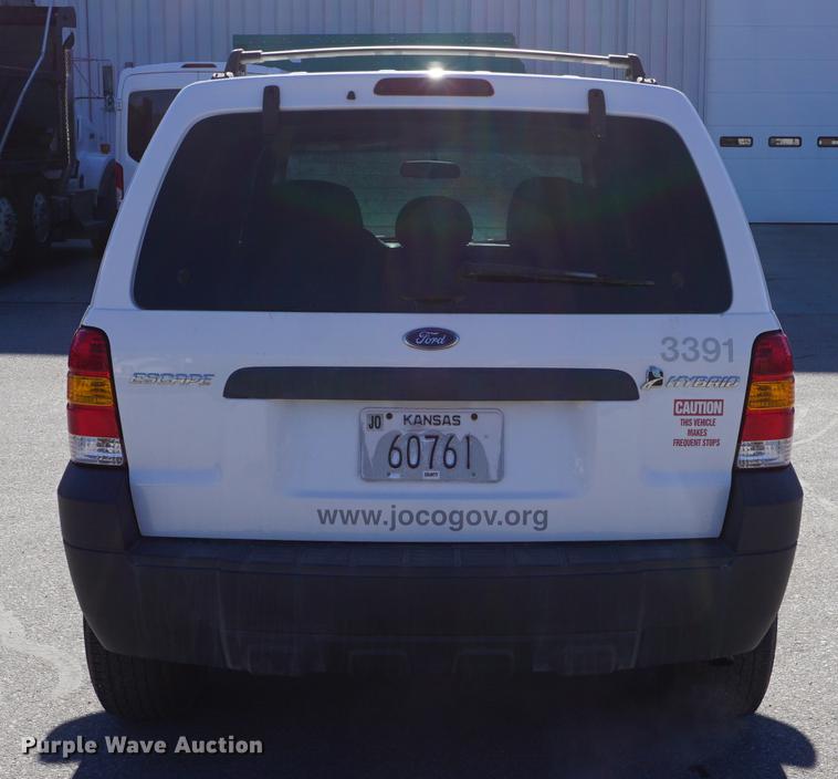 image for item DE3366 2005 Ford Escape Hybrid SUV