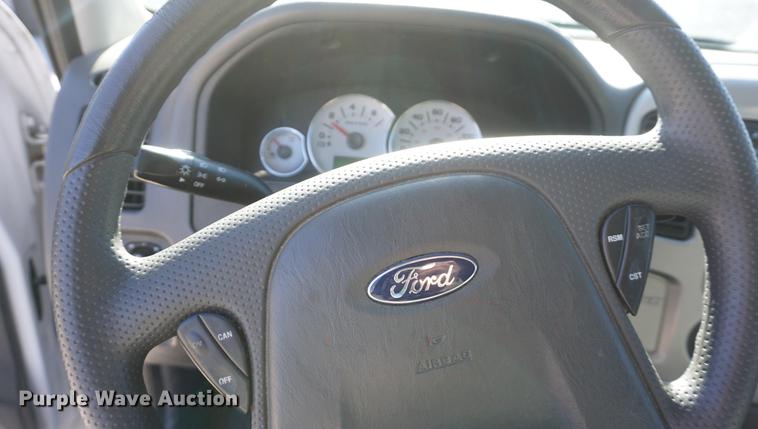 image for item DE3366 2005 Ford Escape Hybrid SUV