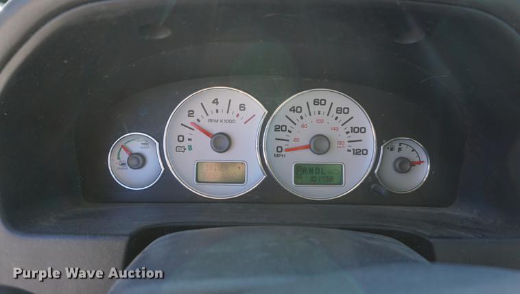 image for item DE3366 2005 Ford Escape Hybrid SUV