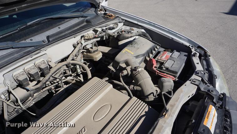 image for item DE3366 2005 Ford Escape Hybrid SUV