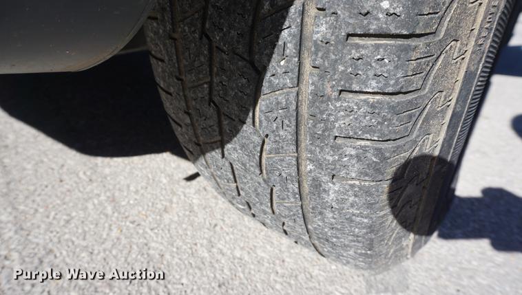 image for item DE3366 2005 Ford Escape Hybrid SUV