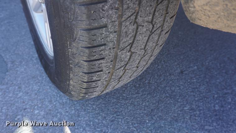 image for item DE3366 2005 Ford Escape Hybrid SUV