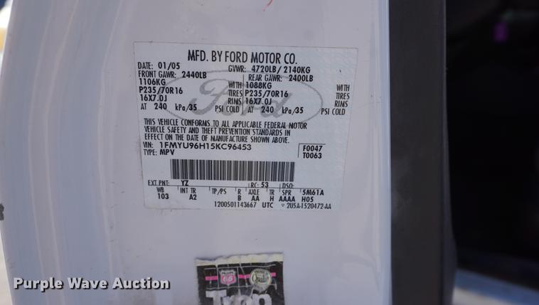 image for item DE3366 2005 Ford Escape Hybrid SUV